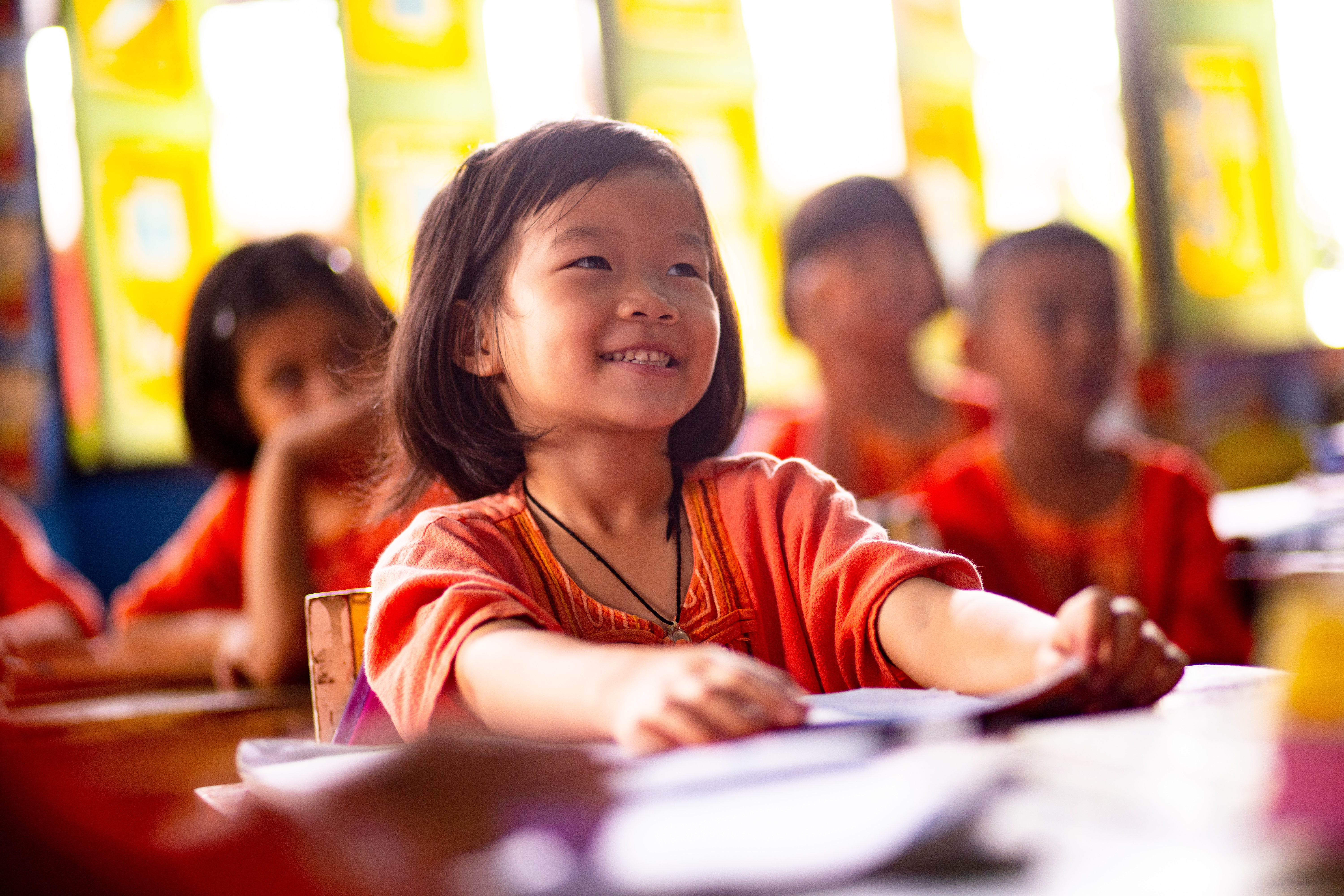 Ein Mädchen aus Thailand lacht. (Quelle Jakob Studnar)