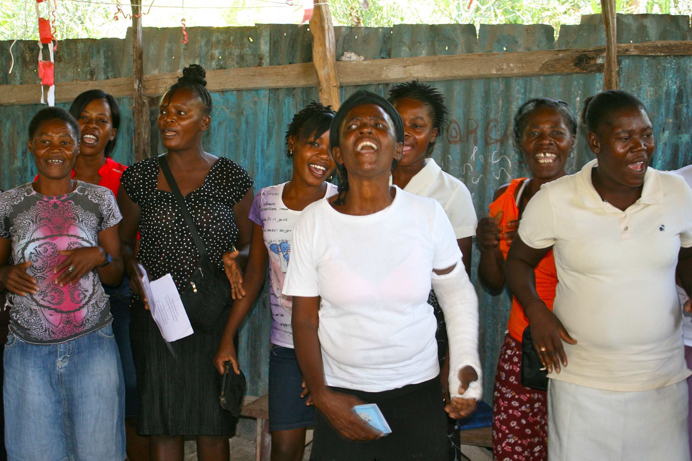 Besuch VO Weidemann: Verettes - Groupe D'Aritraide et CLA 10.04. 2015 - Frauen aus der Selbsthilfegruppe Besuch VO Weidemann: Verettes - Groupe D'Aritraide et CLA 10.04. 2015 - Frauen aus der Selbsthilfegruppe