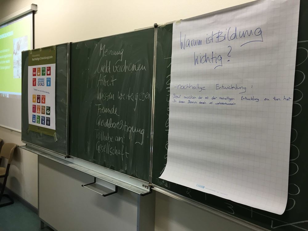 KNHLU Workshop: Our world, our dignity, our future im Athenée KNHLU Workshop: Our world, our dignity, our future im Athenée